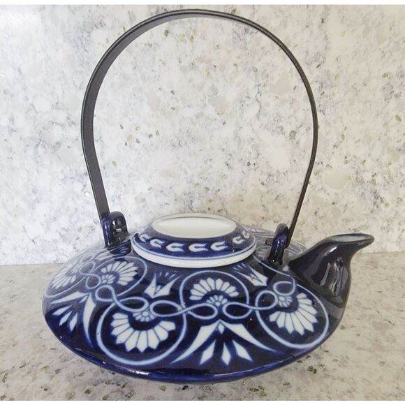 Bombay Company Blue & White Porcelain Teapot Black Handle Floral W/Strainer/Lid - Picture 1 of 7